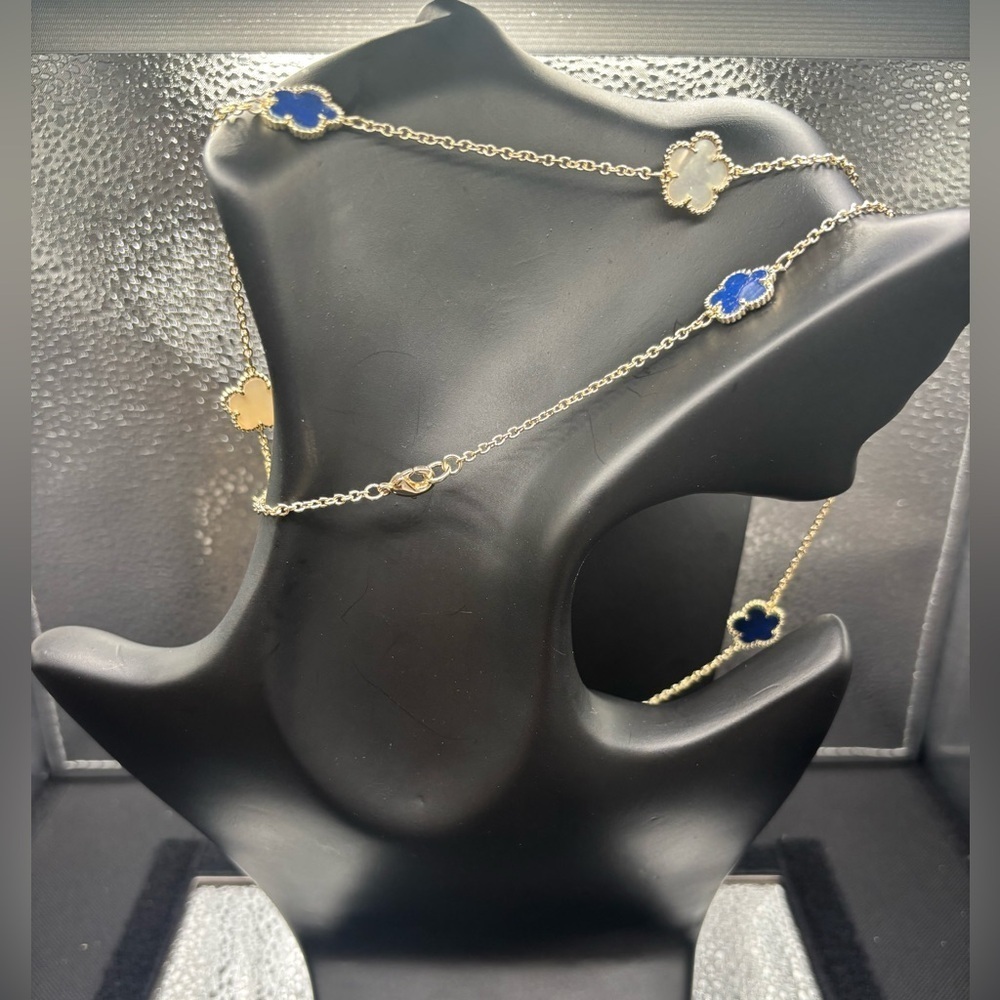 Elegant Lapis & Mother-of-pearl Gold and Blue Flower Necklace - Picture 2 of 3